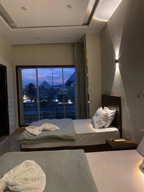 Double or Twin Room with Mountain View