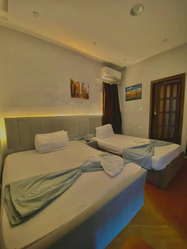 Habitación Deluxe (2 Adults + 1 Child)